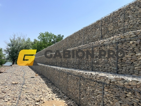 Укрепление берега в СНТ Закубанские сады. Новая Адыгея